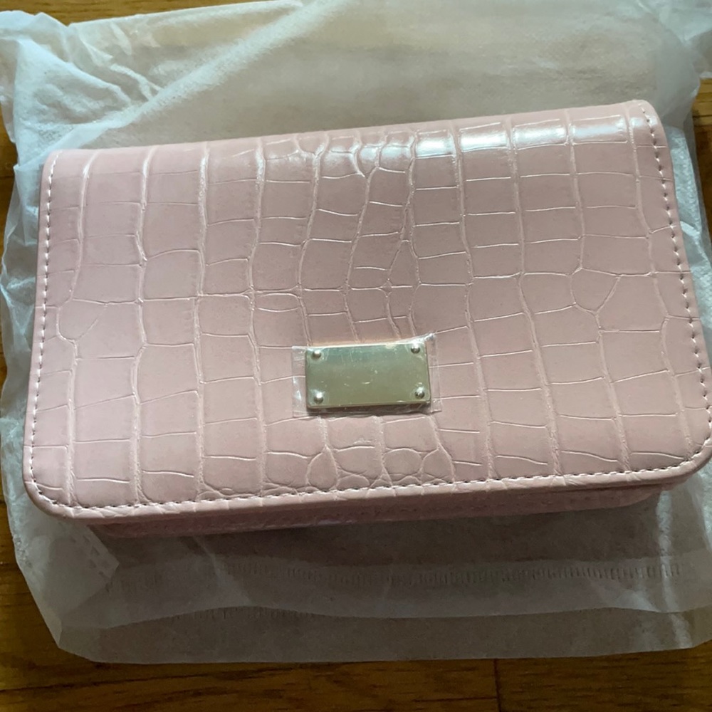 Crossbody handbag